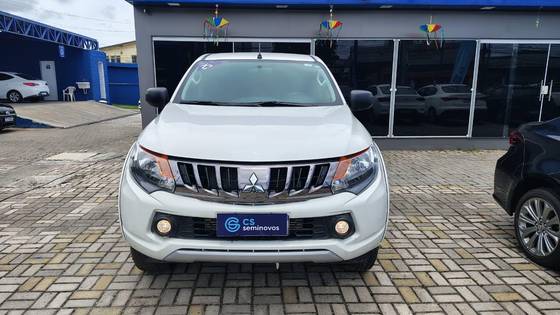 MITSUBISHI L200 TRITON 2.4 16V TURBO DIESEL GLS CD 4X4 AUTOMÁTICO